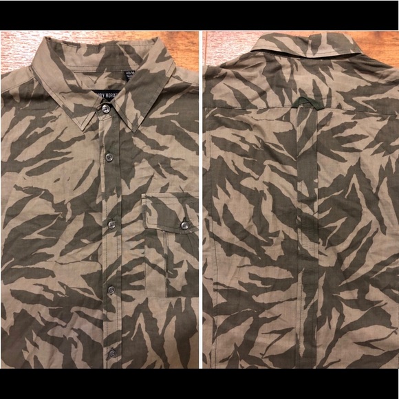 Slim fit Antony Morato olive safari print button down. Size 48M - Picture 5 of 8